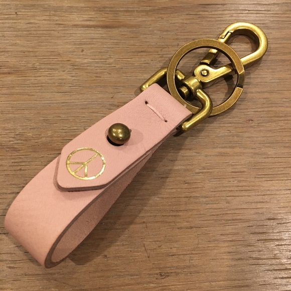 Madewell Accessories - Madewell Icon “Front Door” Key Fob-Peace Sign NWT